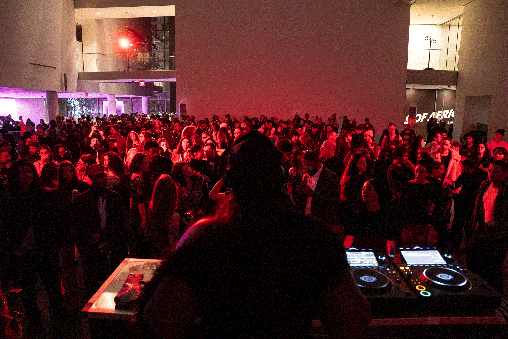 <p>Artist Party: <em>Marcel Duchamp</em></p>