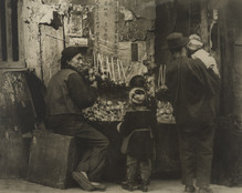 Arnold Genthe. Shop in Chinatown. 1896-1906