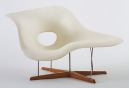 Charles Eames, Ray Eames. Prototype for Chaise Longue (La Chaise). 1948