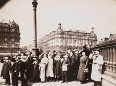 Eugène Atget. Pendant l'éclipse. 1912